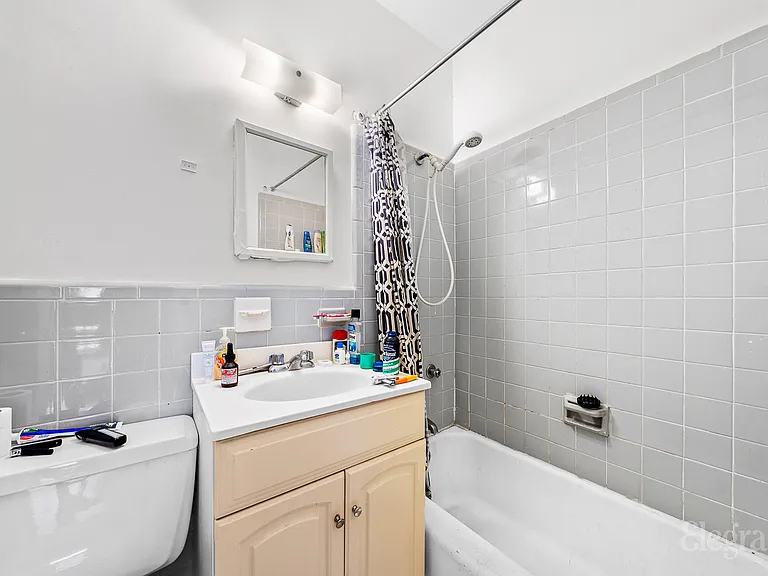 248 W 20th St #2B — Photo 6