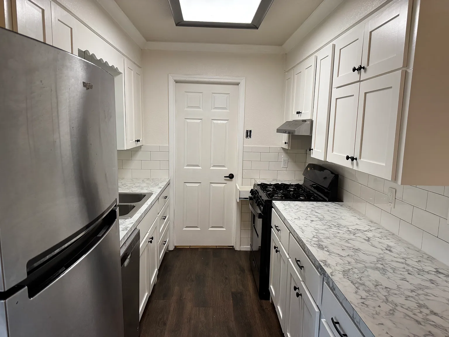 3 bed, 1100 sqft, $1,300 — Photo 2