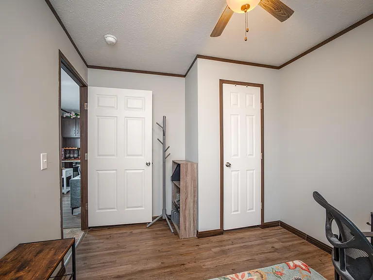 183 Flicker St — Photo 17