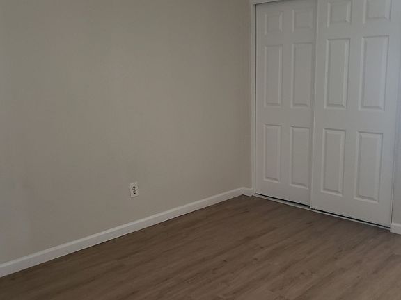5th image of 3054 N 24th Dr