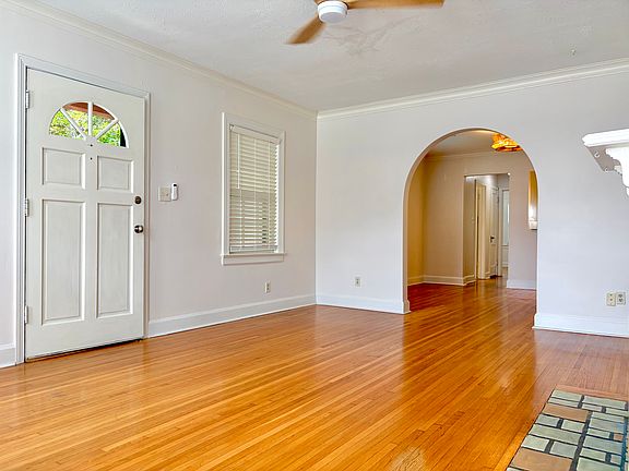4th image of 1610 S Lewis Ave #1