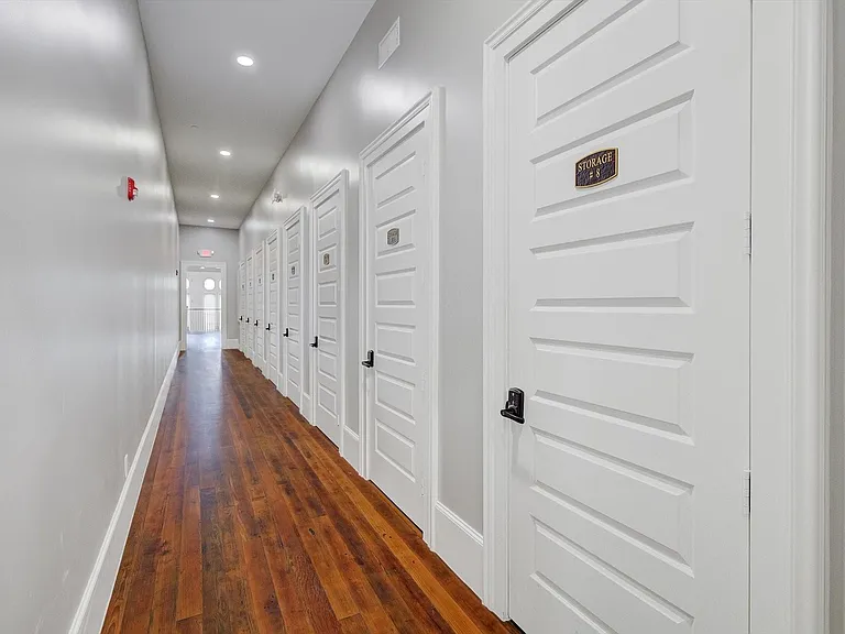 2206 Strand St #302 — Photo 28