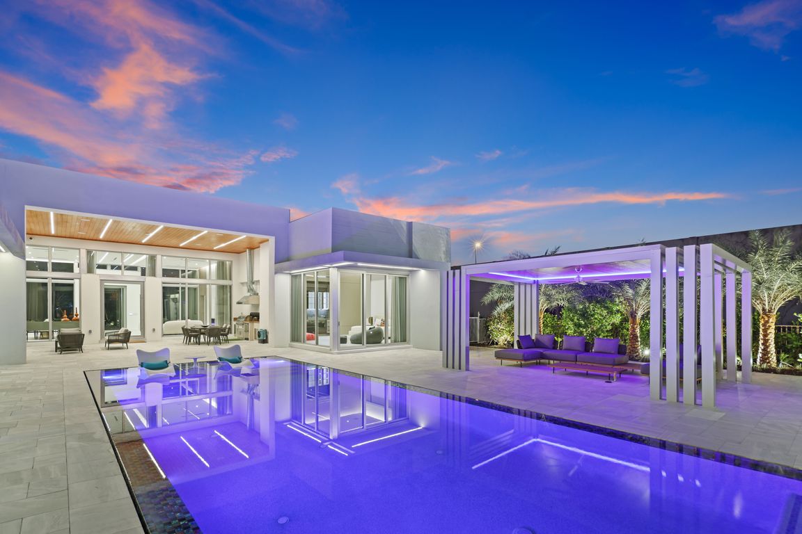 next background image