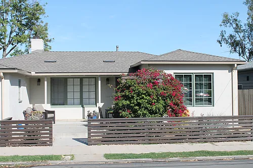 3711 Eagle St Photo 1