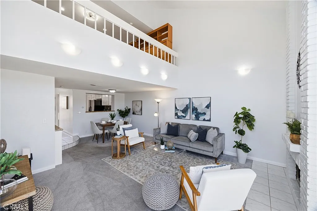 2 bed, 1255 sqft, $3,950 — Photo 4