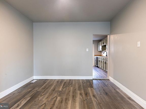 4th image of 334 Lehman St