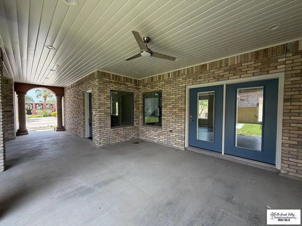 3 bed, 4.0 bath, 2185 sqft, $3,500 — Photo 4