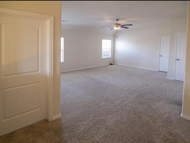 1327 Graham Trace Ln — Photo 16