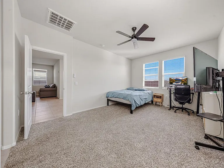 25285 N 185th Dr — Photo 10
