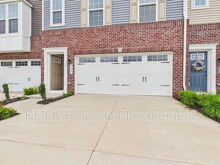 4037 N Steels Cir — Photo 2
