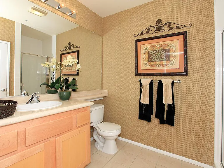 MODERN BATHROOM