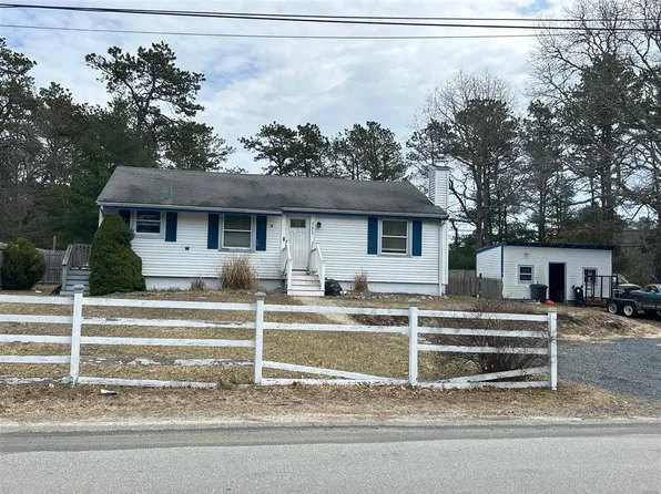 111 Wareham Lake Shore Dr, East Wareham, MA 02538