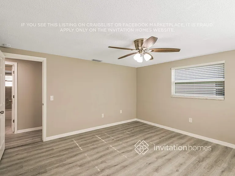 10821 Manchester Rd — Photo 16