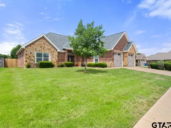 725 White Bear Trl, Lindale, TX 75771