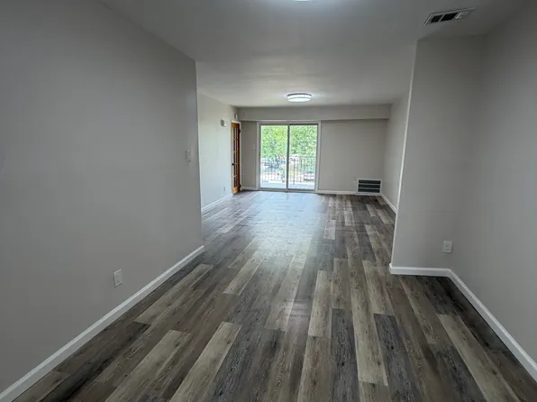 1294 Cooper St APT D10, Beverly, NJ 08010