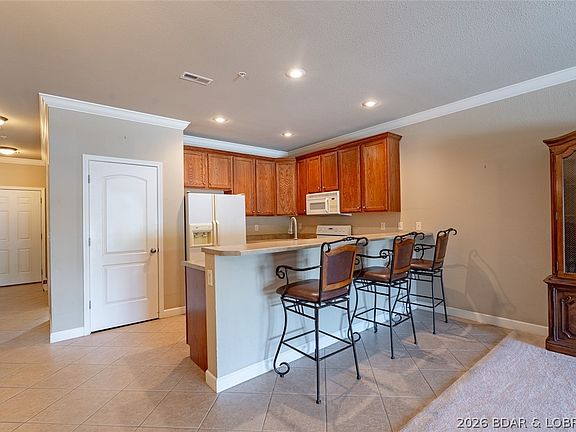 3rd image of 918 Tuscany Dr #2G