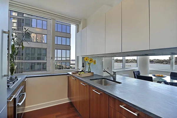 Sold by Corcoran | media 21