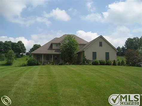 230 Locust Pt photo 1