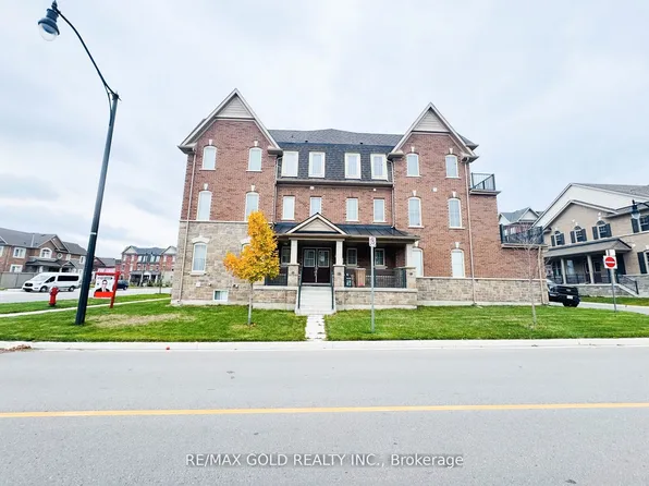 60 Remembrance Rd, Brampton, ON L7A 4Z2