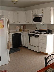 3rd image of 1410 S Waterford Dr