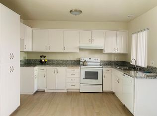 6955 Kester Ave #101, Van Nuys, CA 91405
