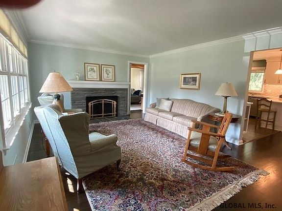 4th image of 5 Cypress Dr