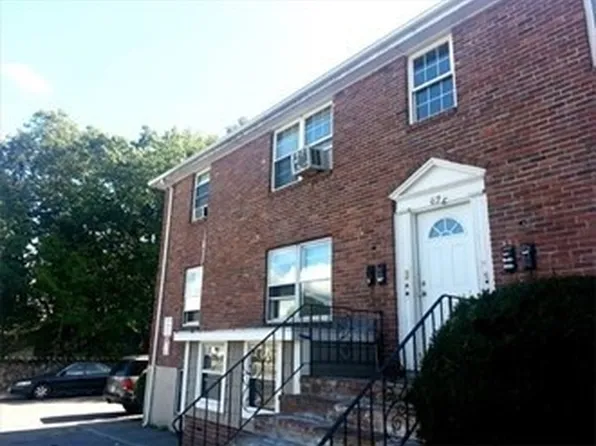 623 Cummins Hwy APT B, Hyde Park, MA 02136