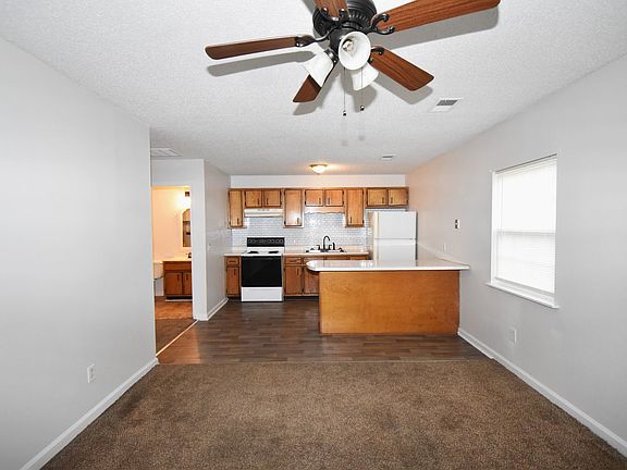 2nd image of 2917 Woodlawn Park Rd #B