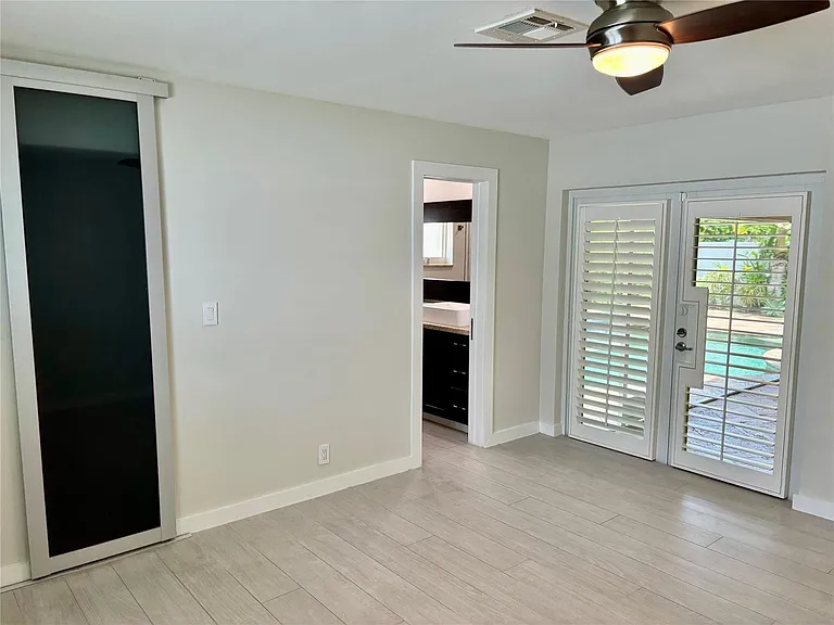 4070 NE 26th Ave — Photo 17