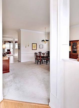 4th image of 6224 Chelsea Cres
