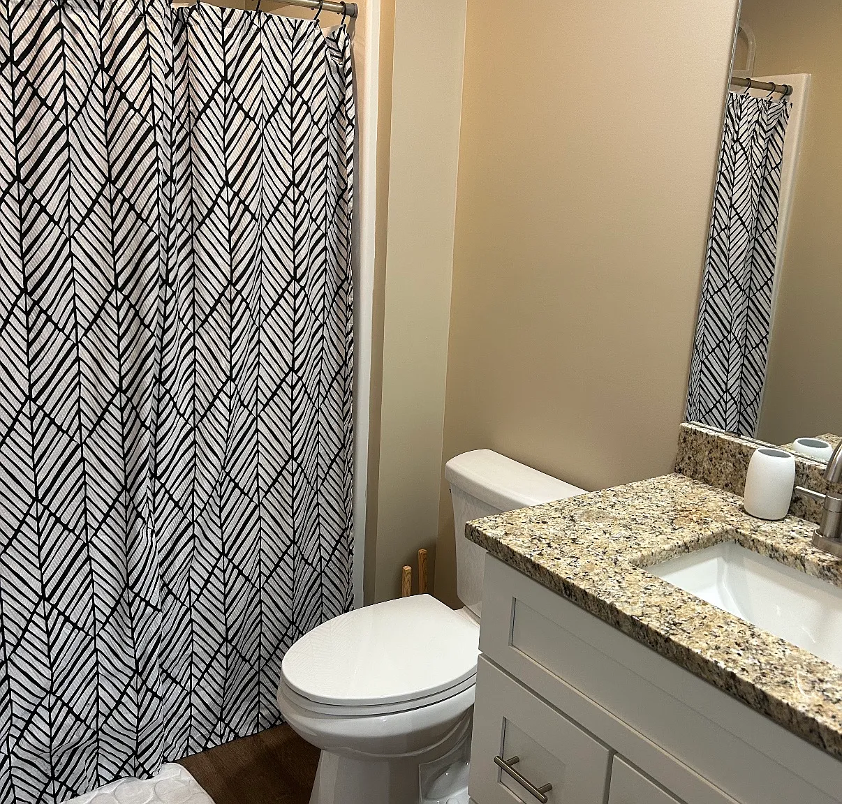 2 bed, 722 sqft, $1,750 — Photo 2
