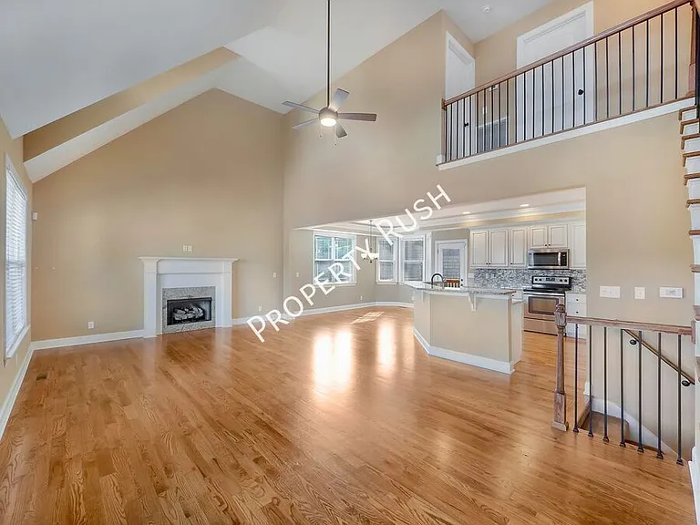 7986 Burgundy Cir — Photo 5