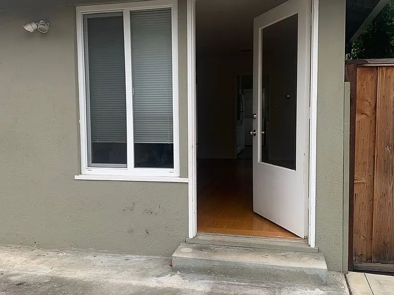 328 Waverley St — Photo 17
