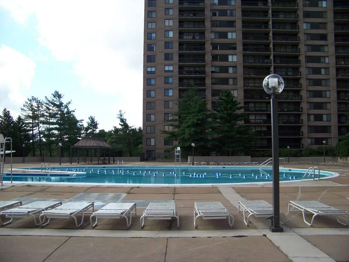 S George Mason Dr, Falls Church — Photo 4
