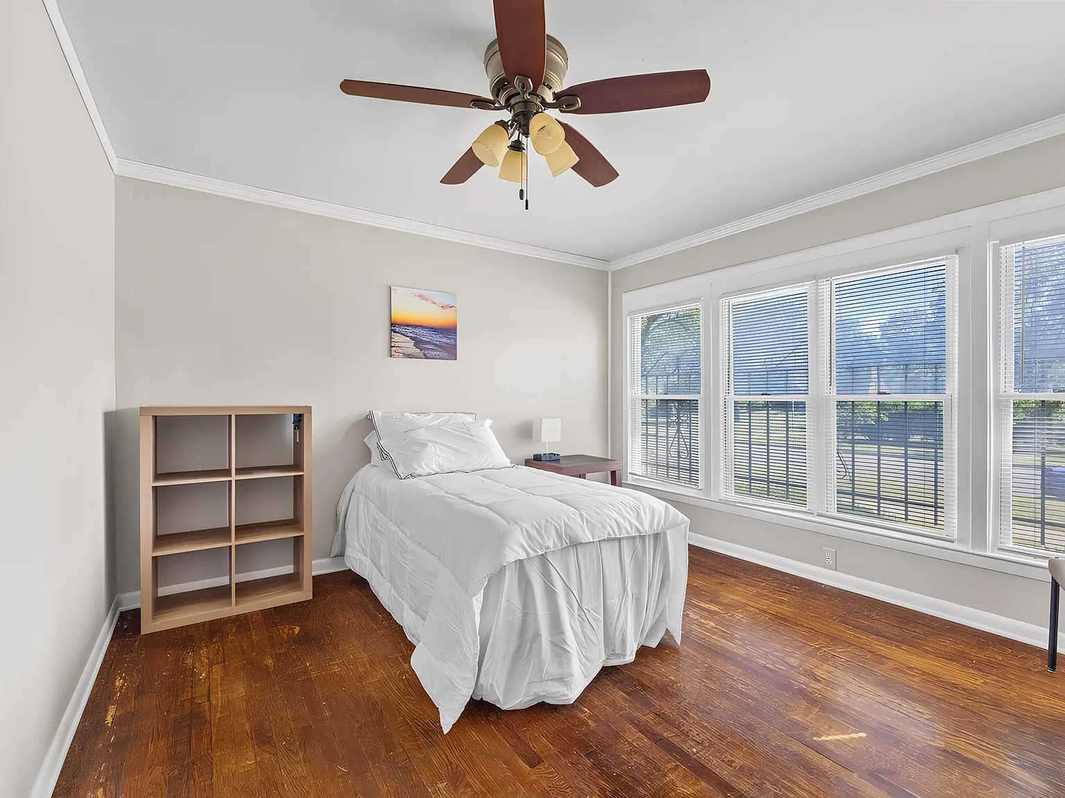 4 bed, 4.0 bath, 2656 sqft, $693 — Photo 1