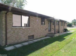 7933 S River Rd, Marine City, MI 48039