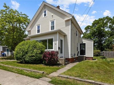 62 Fenner Ave, Riverside, RI, 02915