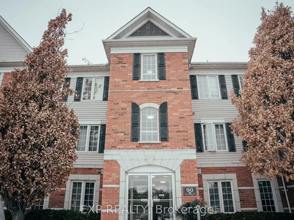 90 Aspen Springs Dr, Clarington, ON