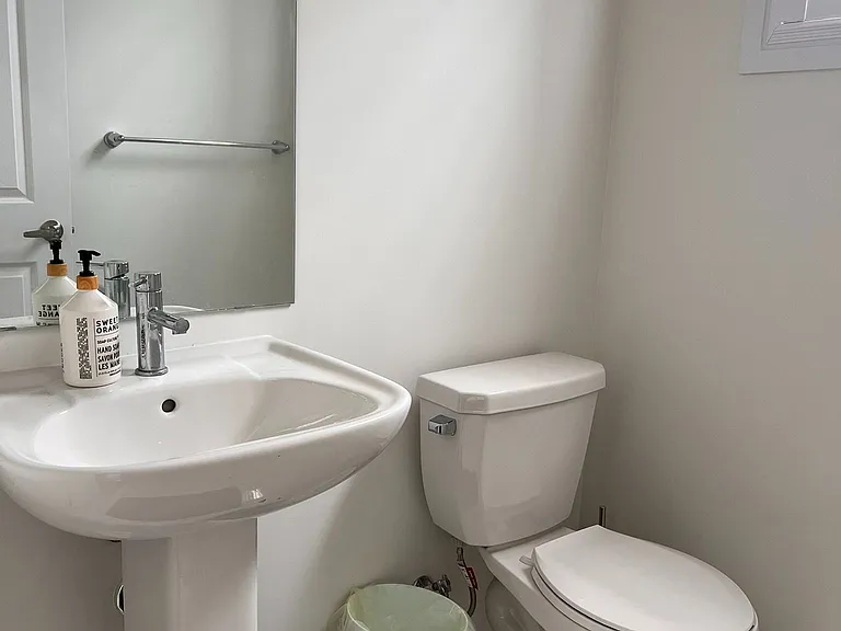 188 Aviron Cres — Photo 5