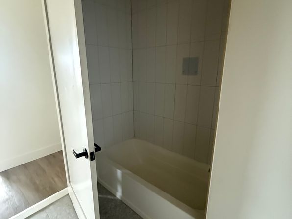 57 Washington St #4B