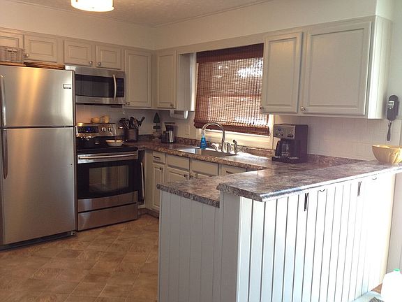 3rd image of 20 Noel Dr
