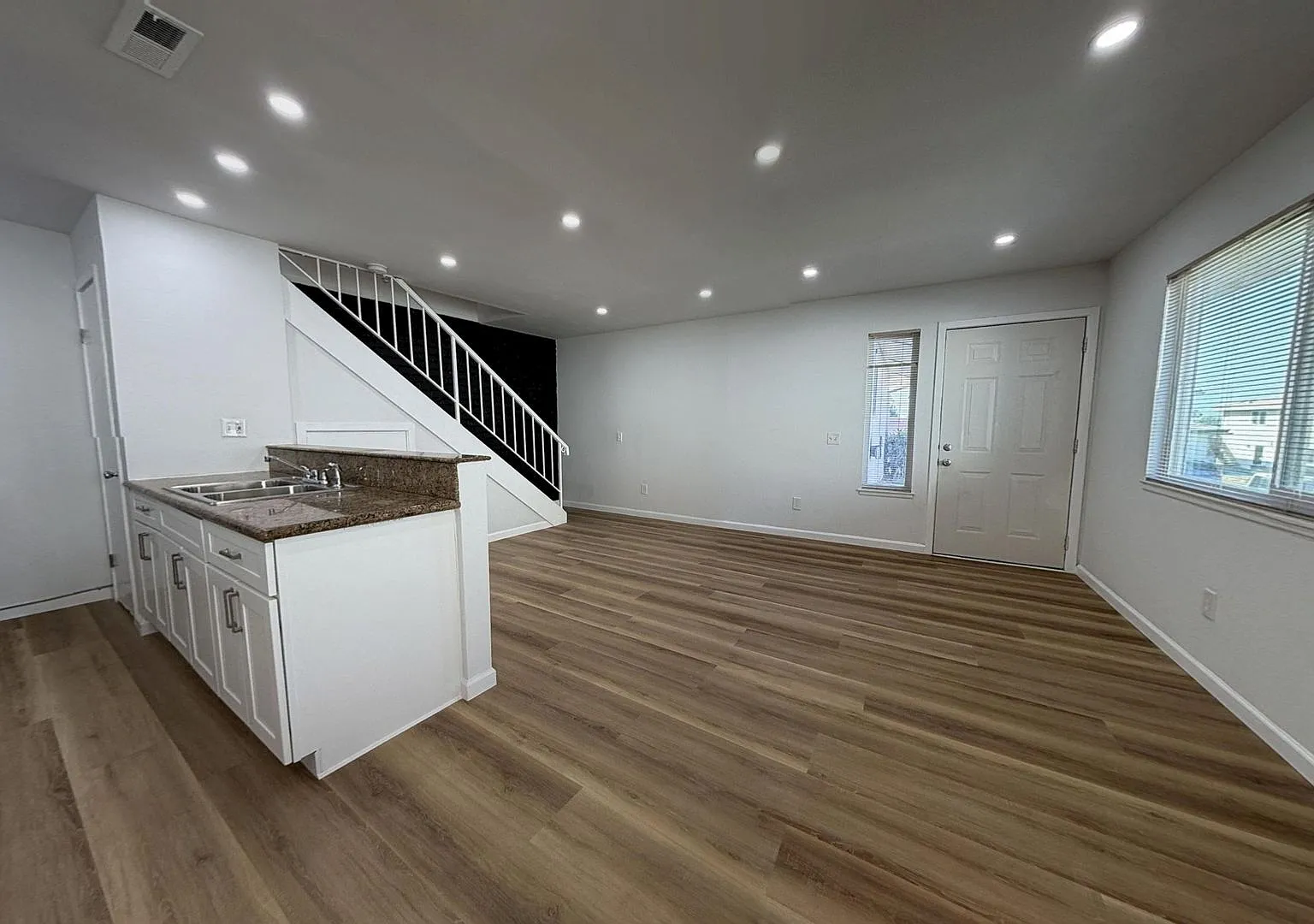 3532 Rainbow Ln - 2 Bed 1 Bath Condo in Highland Available Now! — Photo 4
