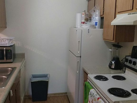 Kitchen appliances excludes microwave
