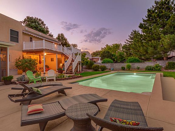 4th image of 4904 Larchmont Dr NE