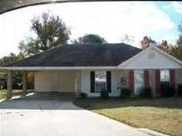 1932 Twin Pine Dr, Pearl, MS 39208