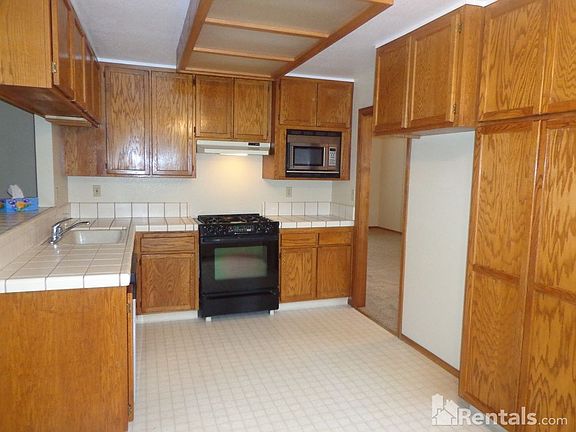 4th image of 7817 Wildflower Ct
