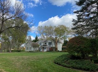 1 Stone Ridge Dr, South Barrington, IL 60010