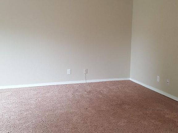 4th image of 1009 W 101st Ter APT B