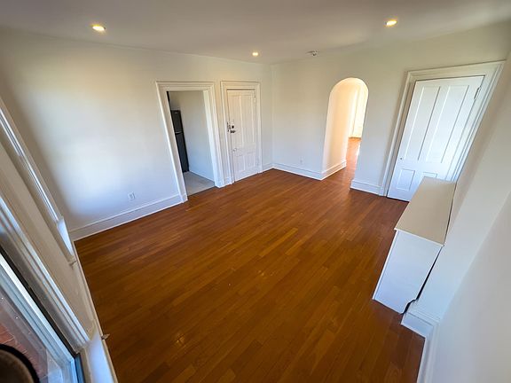 5th image of 48 Trumbull St APT 3