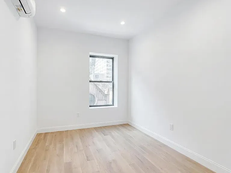 231 E 60th St #3 — Photo 7